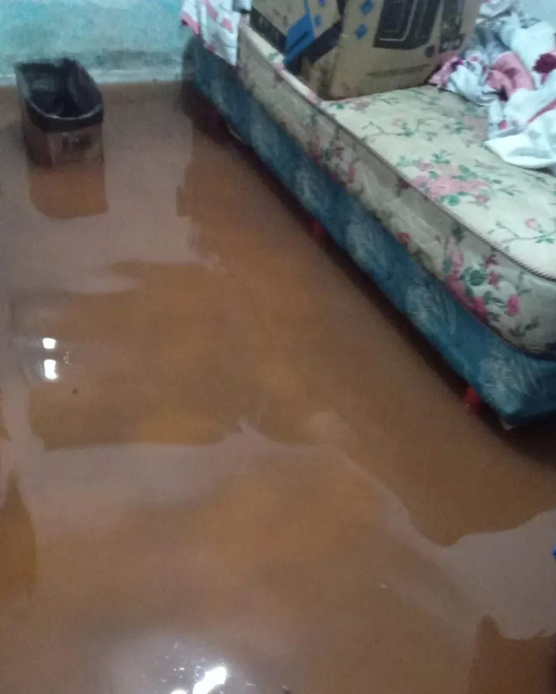 Inundación en el barrio Las Rosas: “Pasamos la noche descalzos y con la ropa mojada”